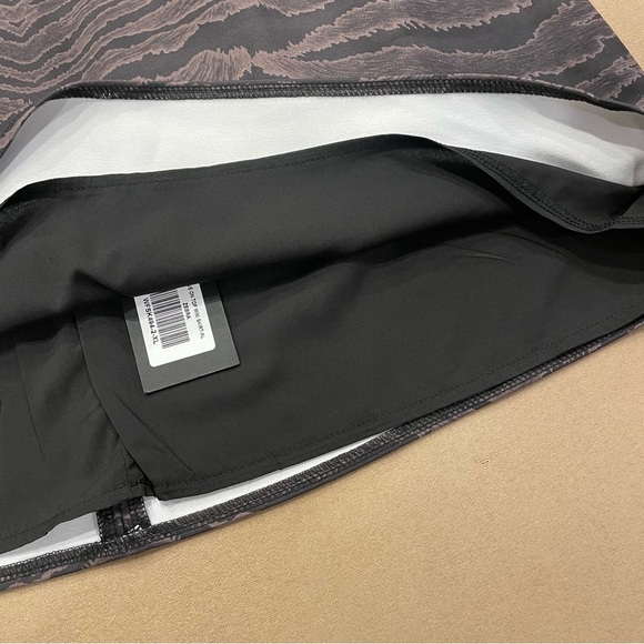 White Fox Boutique Love On Top Zebra Mini Skirt Size XL New With Tag - Picture 9 of 12